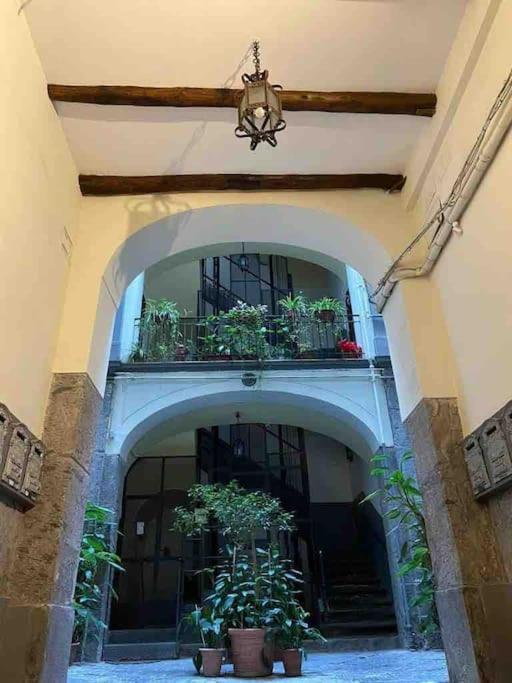 Dadedo' -monolocale Tra Plebiscito Toledo E Chiaia Napoli