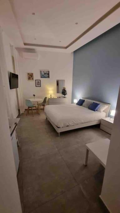 Dadedo' -monolocale Tra Plebiscito Toledo E Chiaia Naples